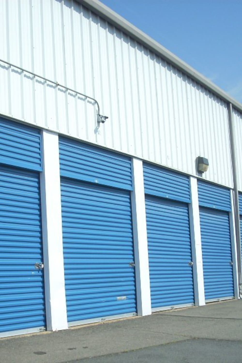 Large exterior units at Dumfries Self Storage in Dumfries, Virginia