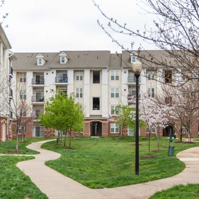 Community courtyard at Commons on Potomac Square, Sterling, Virginia