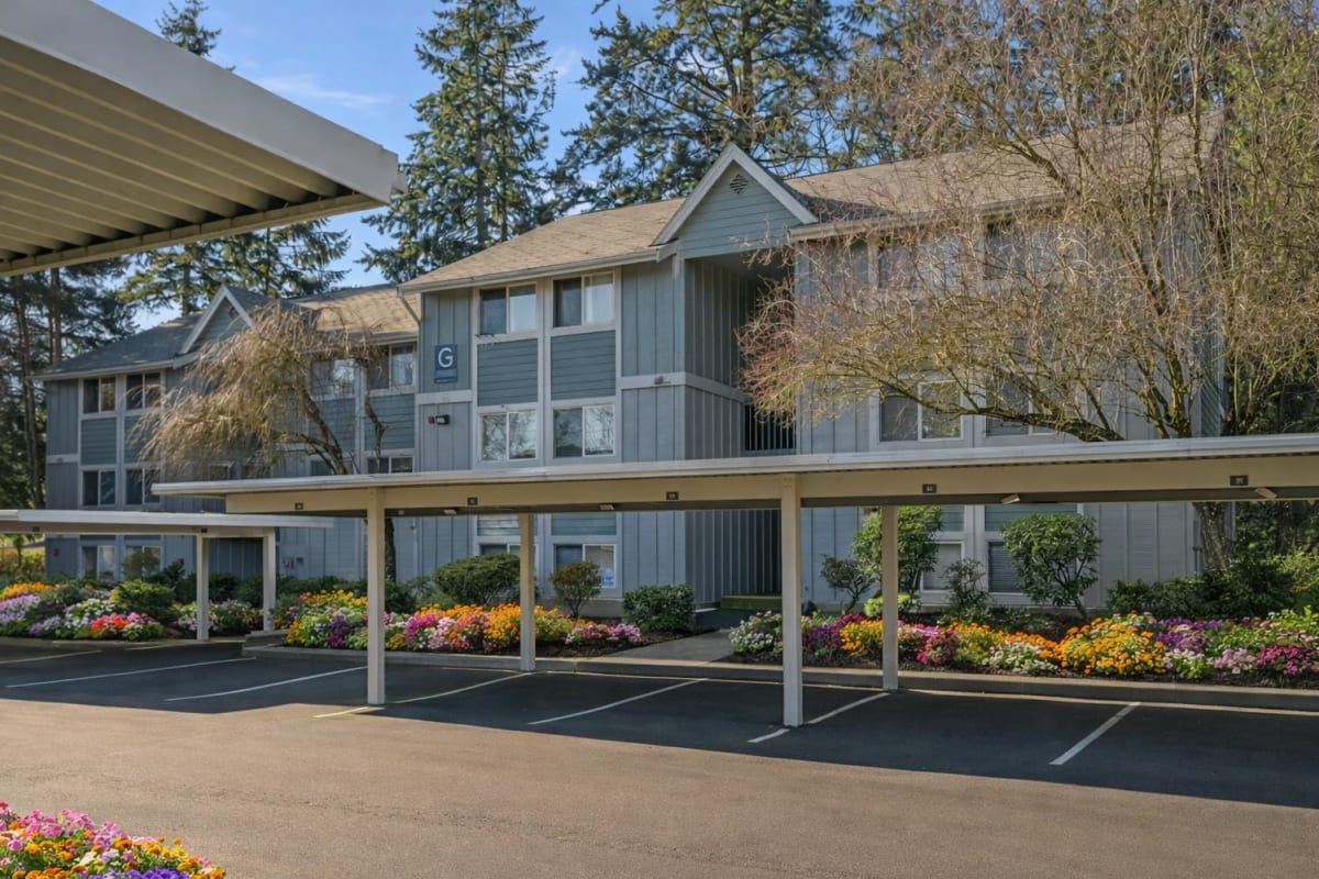Courtyard at Briarstone in Tacoma, Washington