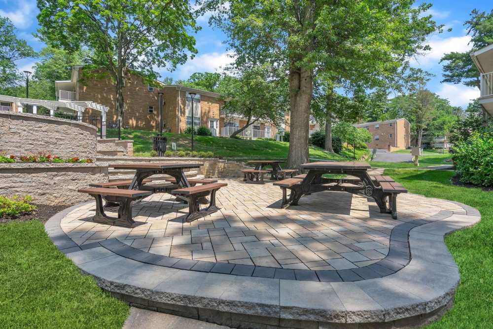 Outdoor Seating Area at Eagle Rock Apartments at North Plainfield in North Plainfield, New Jersey