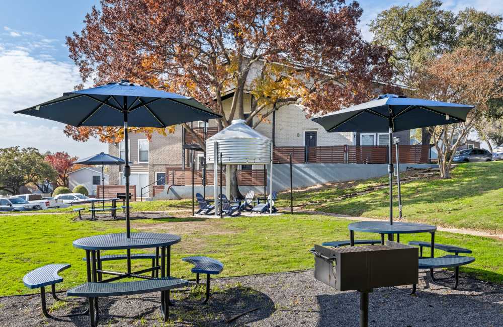 Outdoor gathering area at Lavera At Lake Highlands in Dallas, Texas