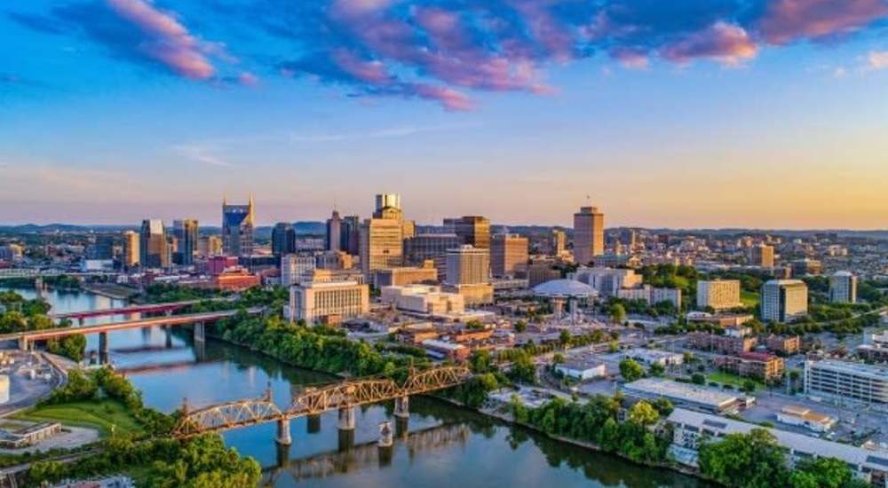 Downtown Nashville Minutes from Piccadilly Apartments in Goodlettsville, Tennessee