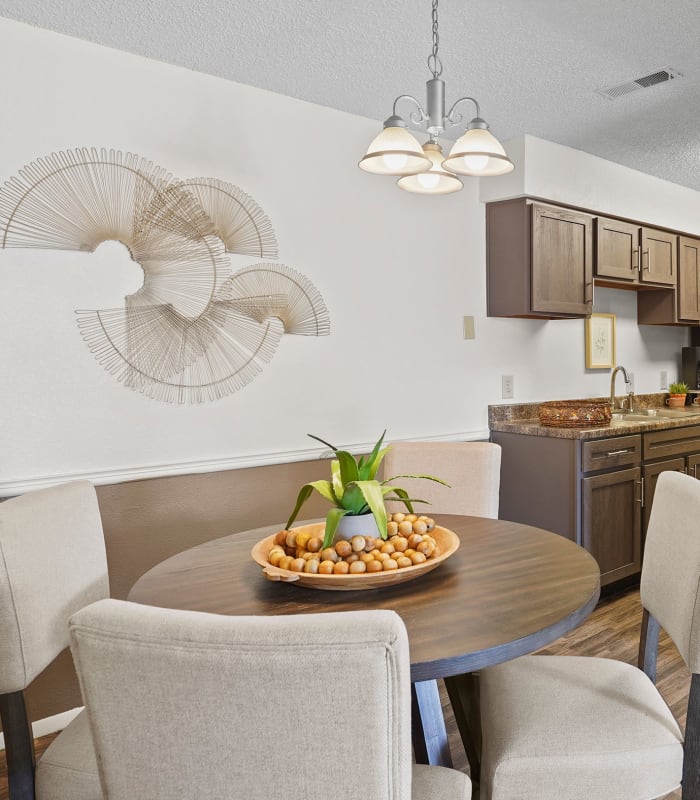 Dining area at Cedar Glade Apartments in Tulsa, Oklahoma