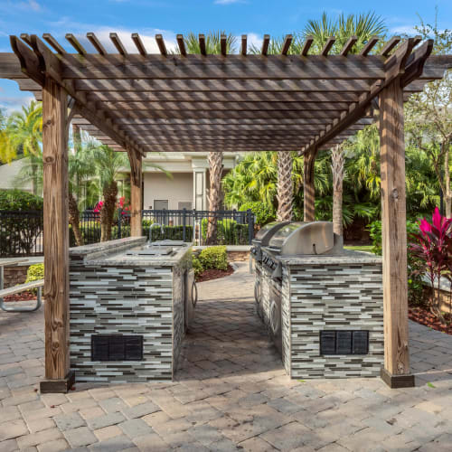 Outdoor grills at Grandewood Pointe in Orlando, Florida
