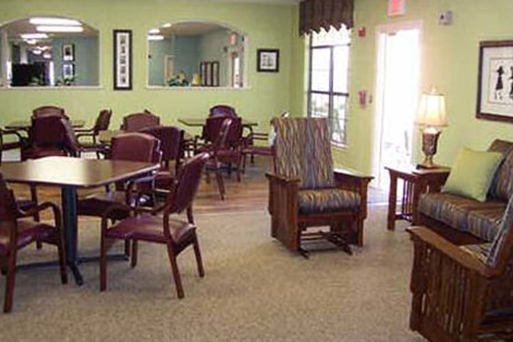 Bucolic exterior at Bridgewater Memory Care in Granbury, Texas