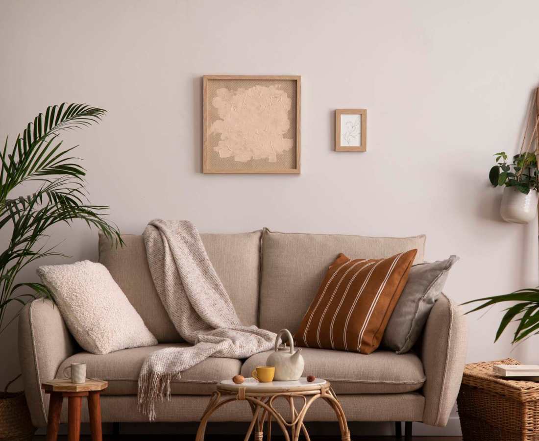 Cute living room at Casa Aliento in Oxnard, California
