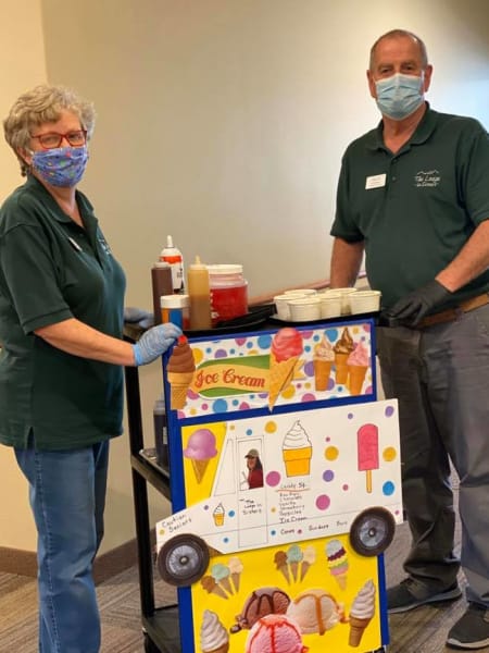 The Lodge In Sisters Ice Cream Cart