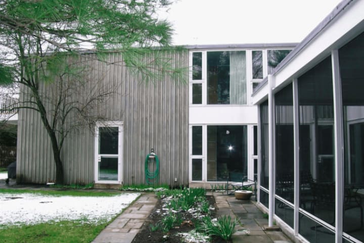 Side view of Robert and Suzanne Drucker House. Photo: Susan Benjamin