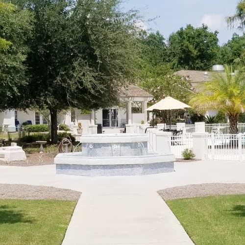Spacious Courtyard at Mathison Retirement Community in Panama City, Florida. 
