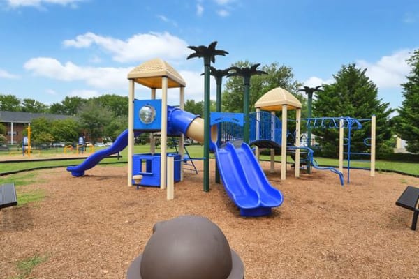 Community amenities at Woodcrest Apartment Homes