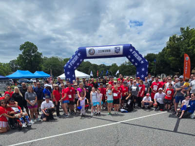 22-Miles to Break Boundaries Participants pose for a group photo
