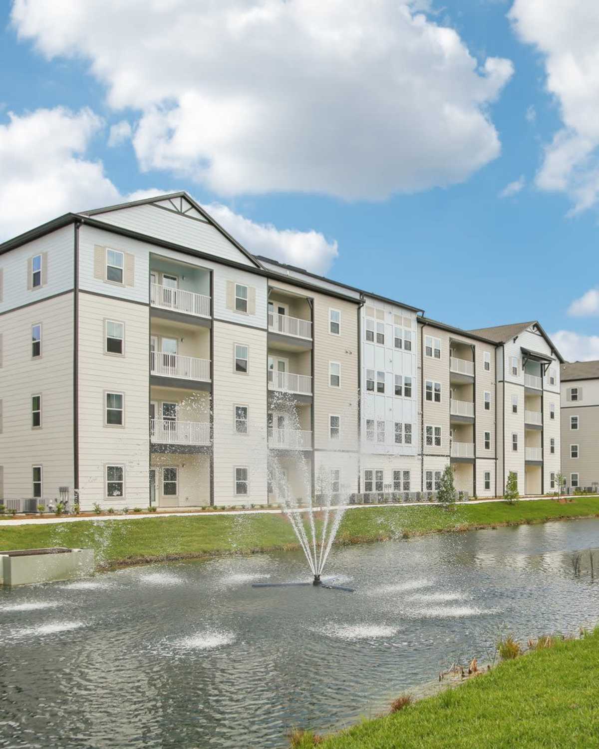 Serene water fountain at Avion Apartments in Jacksonville, Florida