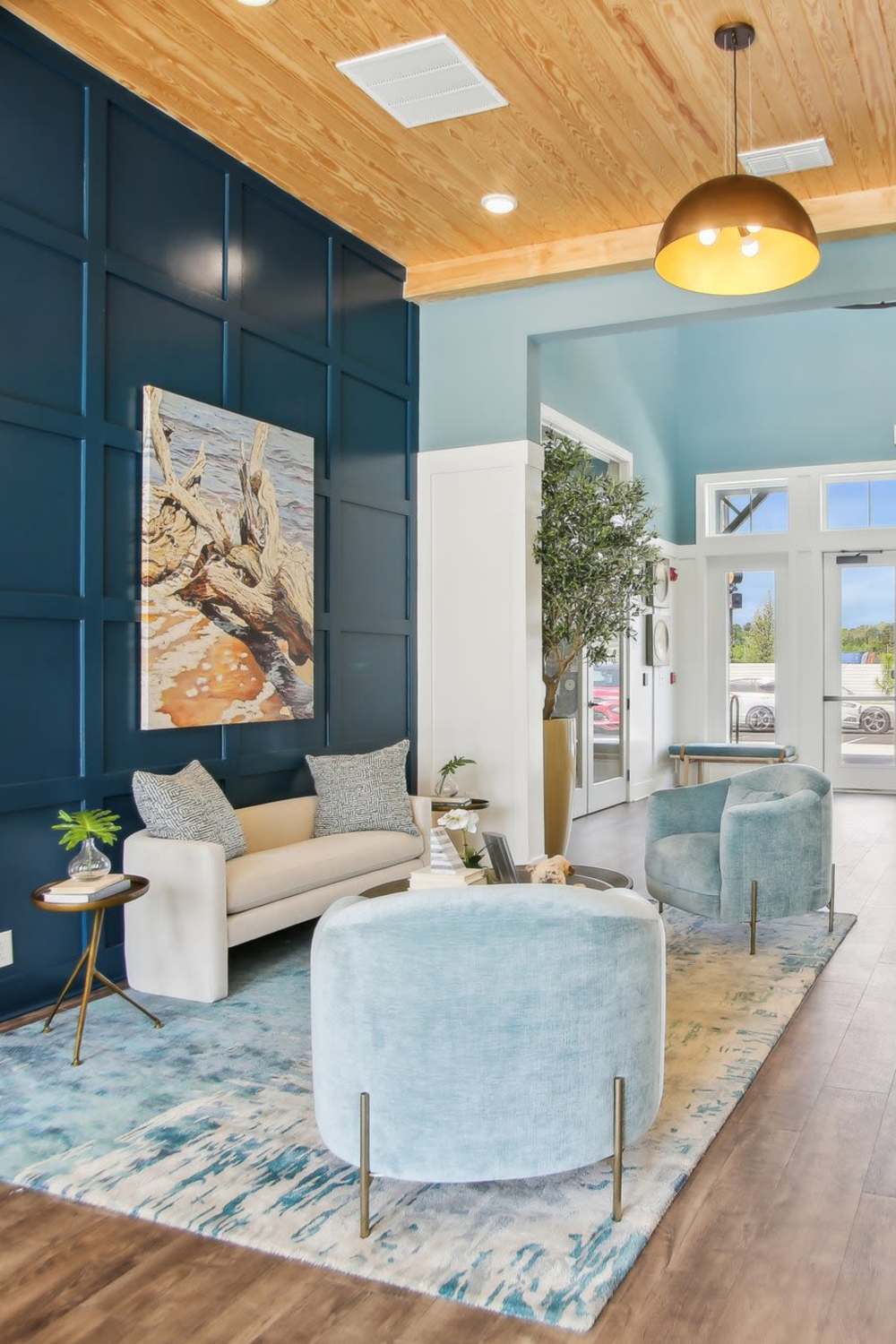 Clubhouse seating area at Avion Apartments in Jacksonville, Florida