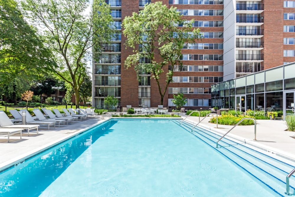 Amazing pool for residents to use at Scio at the Medical District in Chicago, Illinois