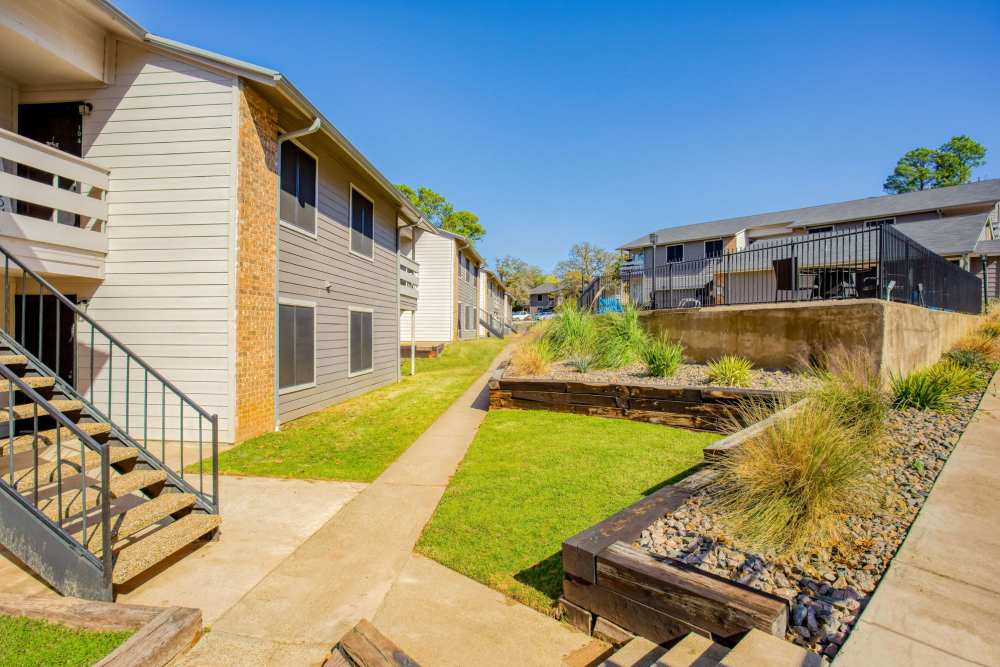 Exterior shot at The Summit Apartments in Athens, Texas