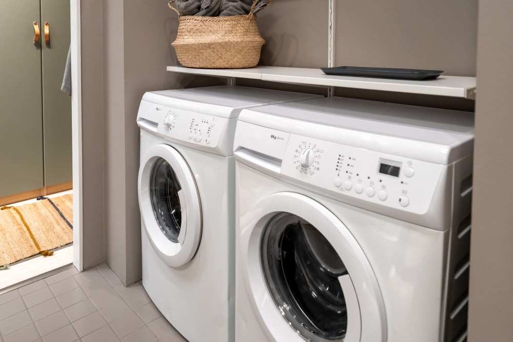 In-home washer and dryer at Summer House in Angleton, Texas