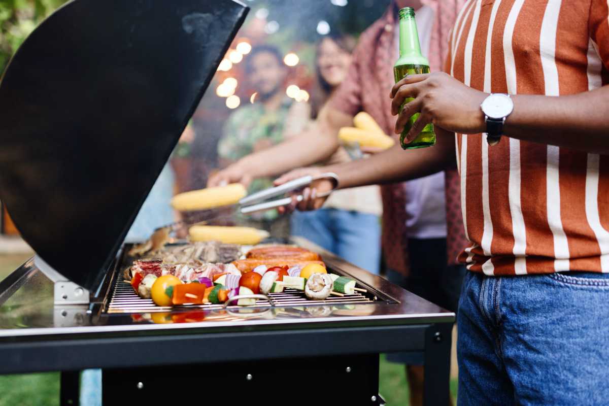 Barbecue Area at Costa Vizcaya in Houston, Texas