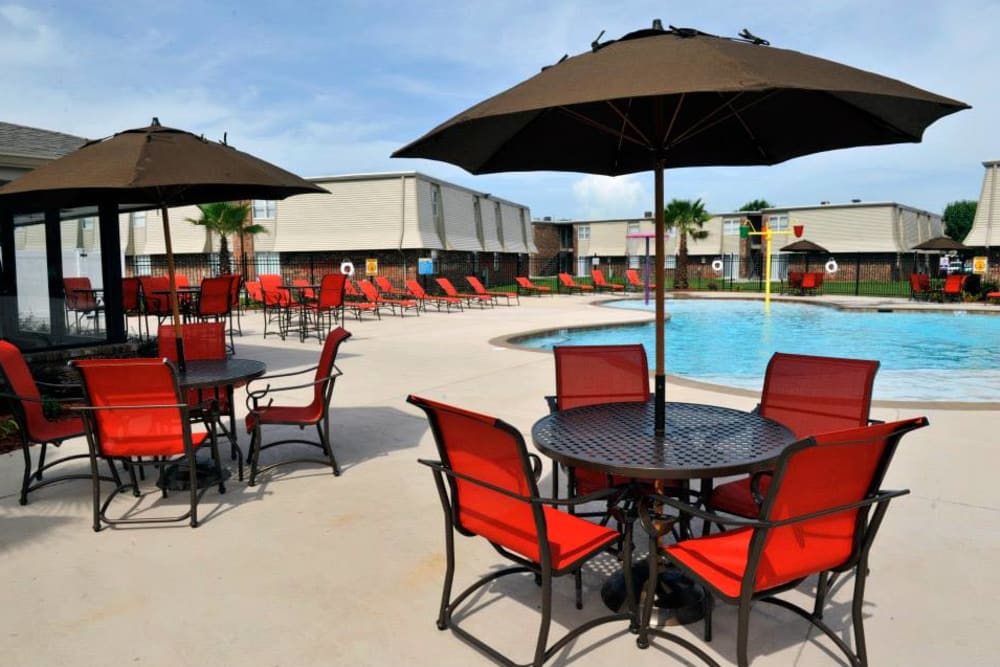 Refreshing resort style swimming pool at Emerald Pointe Apartment Homes in Harvey, Louisiana