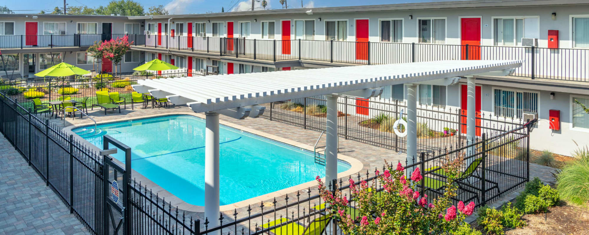 Photo Gallery | Royal Gardens Apartments in Livermore, California