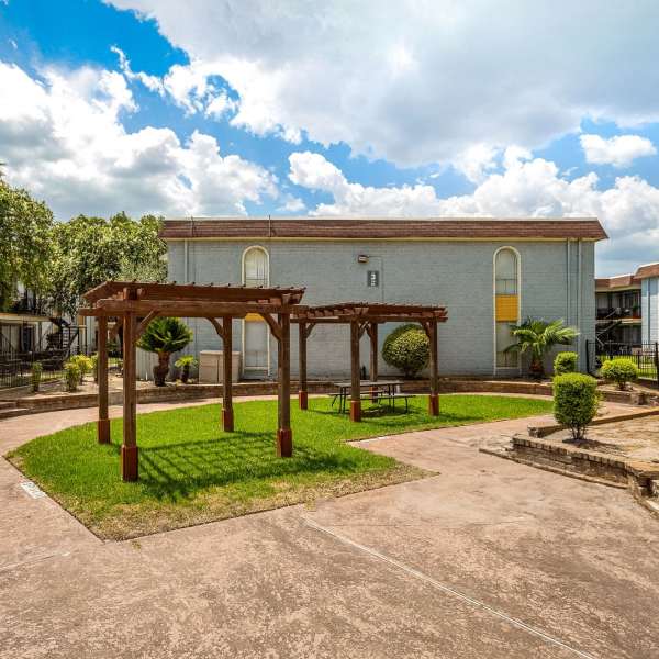 Tierra Bella offers a wide variety of amenities in Houston, Texas