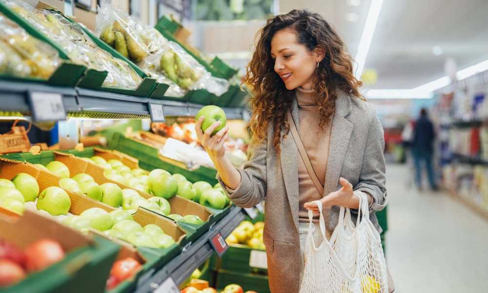 Resident shopping at a produce market near Edenbridge Apartments in Tinley Park, Illinois 