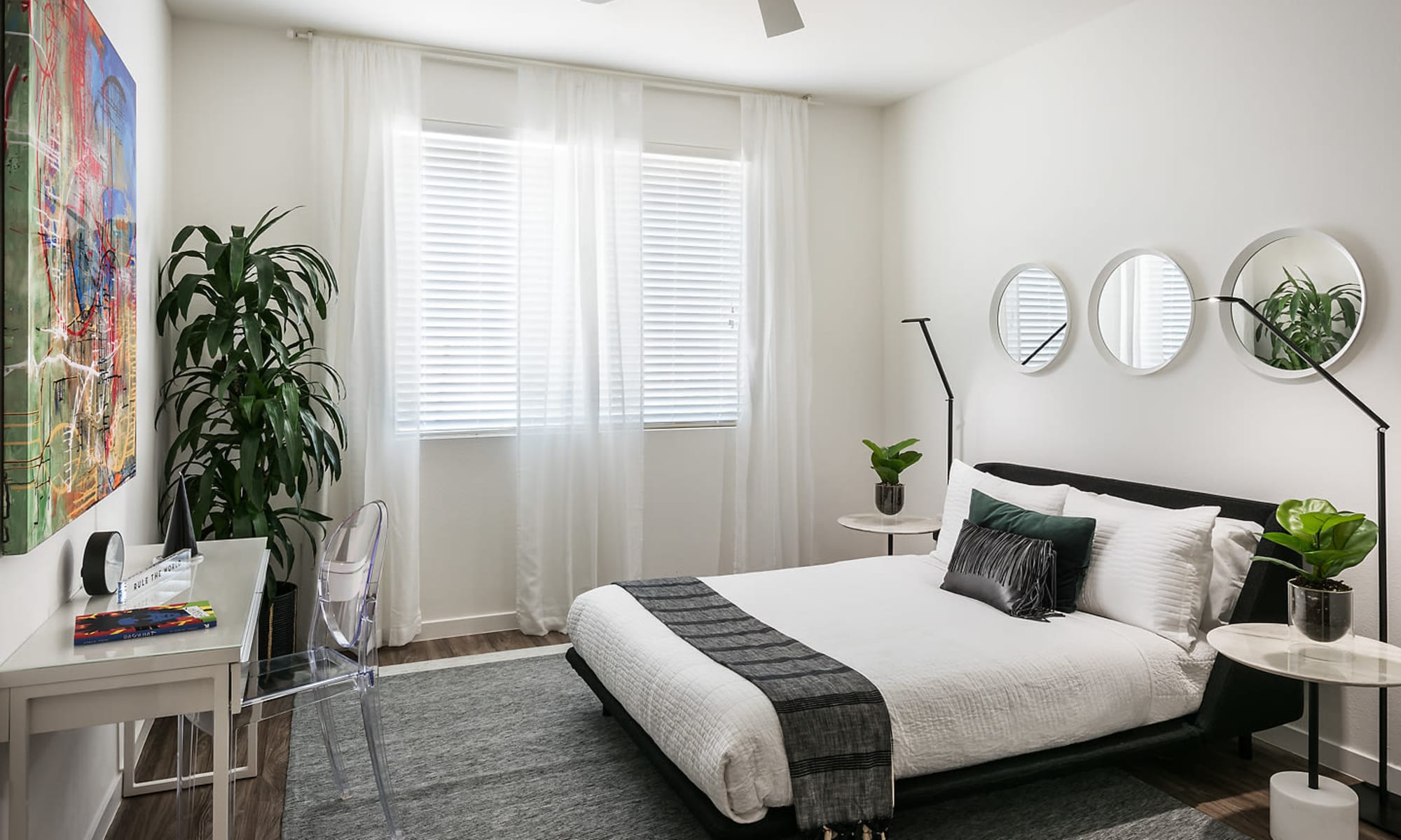 Apartments with naturally lit bedrooms at Villa Vita Apartments