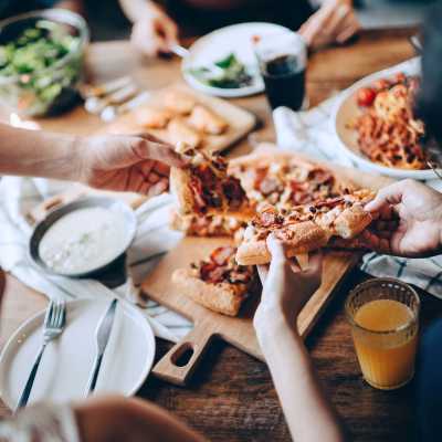 Dining near Regency Plaza Apartment Homes in Martinez, California