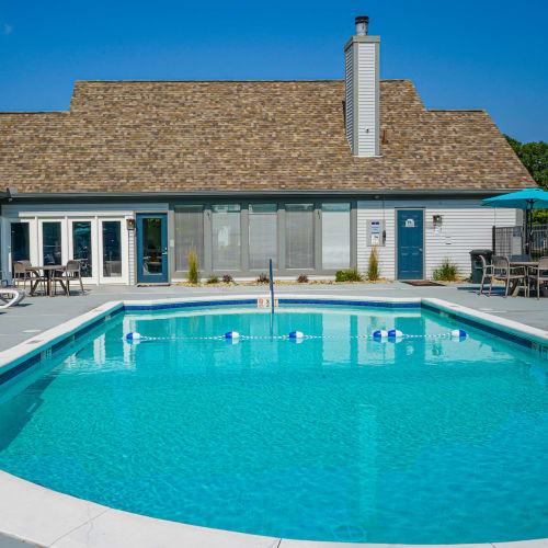 Enjoy apartments with a swimming pool at Kenton Reserve in Independence, Kentucky