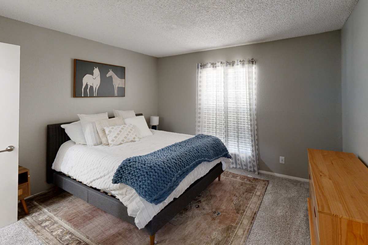 Resident bedroom at Creekside in San Angelo, Texas