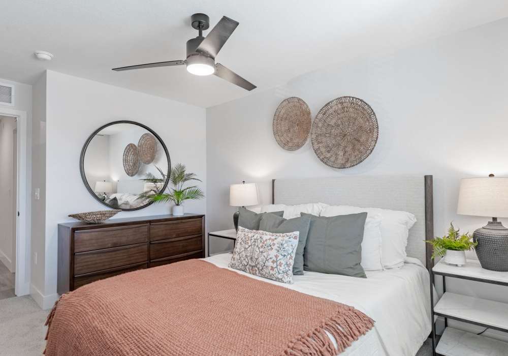 Secondary bedroom 