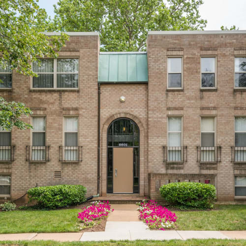 Link to Mayfair House Apartments virtual tours page at Borger Residential in Washington, District of Columbia