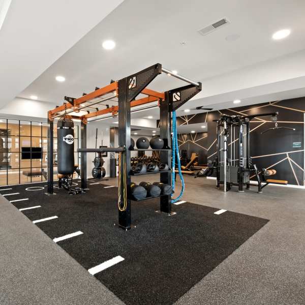 Neo Vantage Point offers a wide variety of amenities in Maryland Heights, Missouri