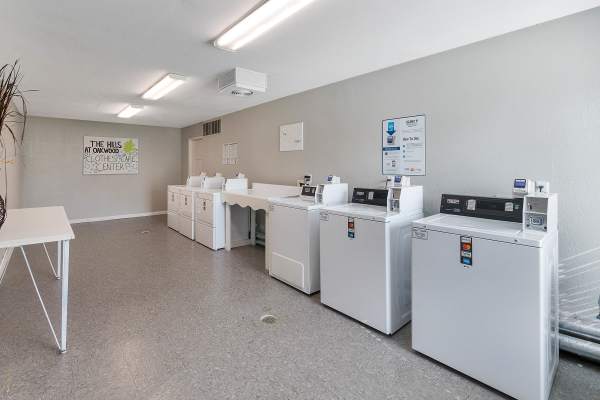 Clubhouse with kitchen at Polo Run Apartments in Stockton, California