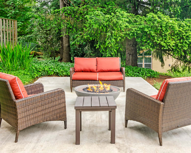 Fire pit lounge at Sofi Lake Oswego in Lake Oswego, Oregon