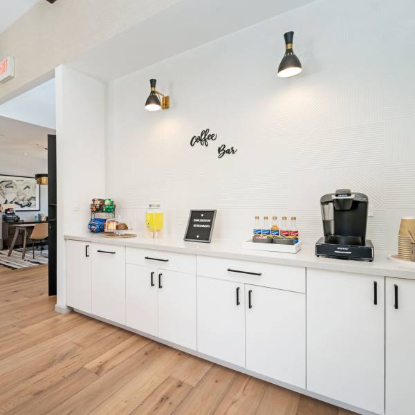 The Warrick offers a wide variety of amenities in Nashville, Tennessee