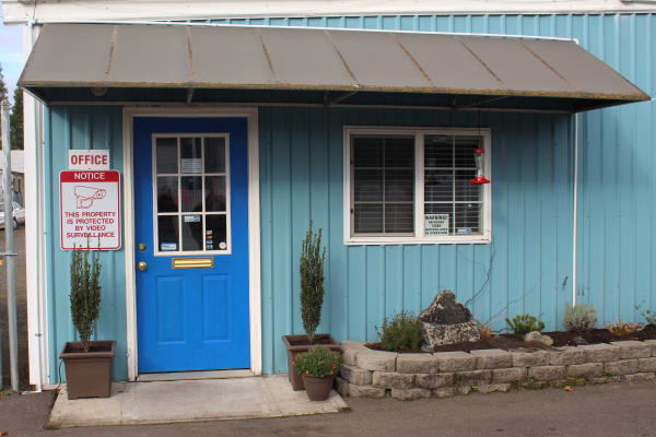 Self storage office in Eugene