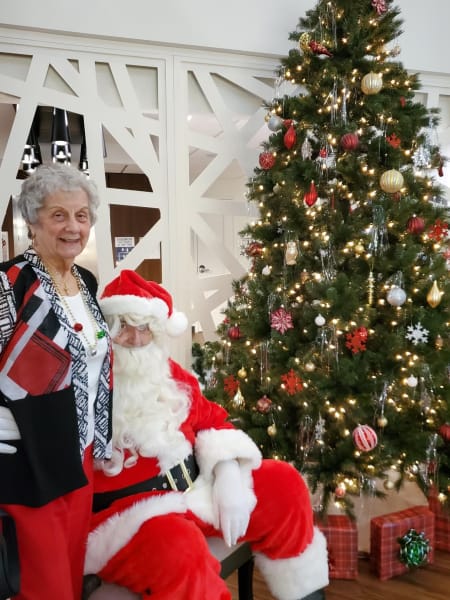 Turners Rock (MO) residents take charming Christmas photos with Santa.