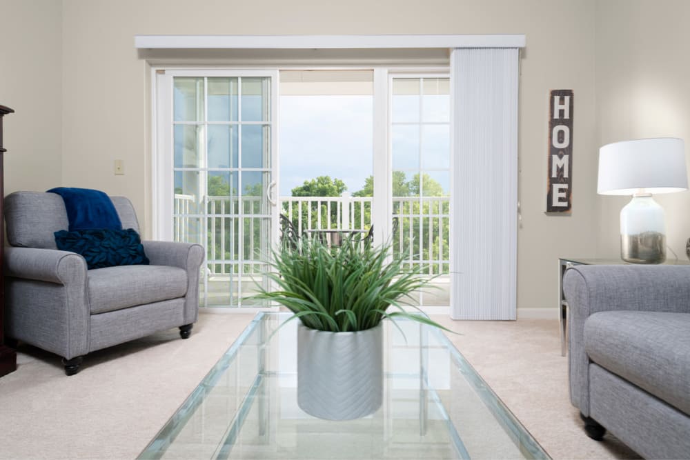 An apartment living room at Harmony at Chantilly in Herndon, Virginia
