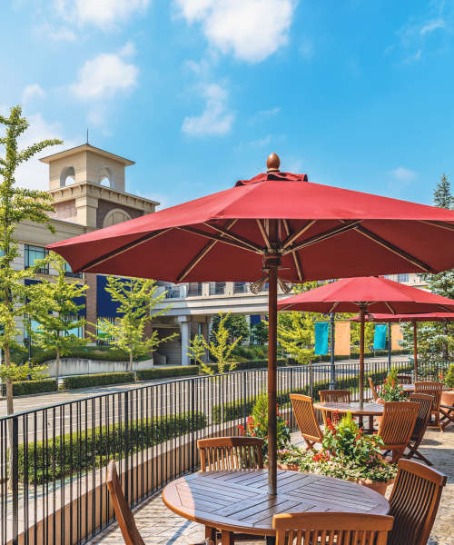 An outdoor dining restaurant near Ruth Park in Traverse City, Michigan