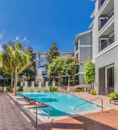 View amenities at Elan at Bluffview in Dallas, Texas