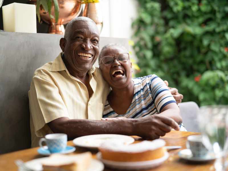 A resident couple enjoying a meal at The Grove at Midtown in Tulsa, Oklahoma. 
