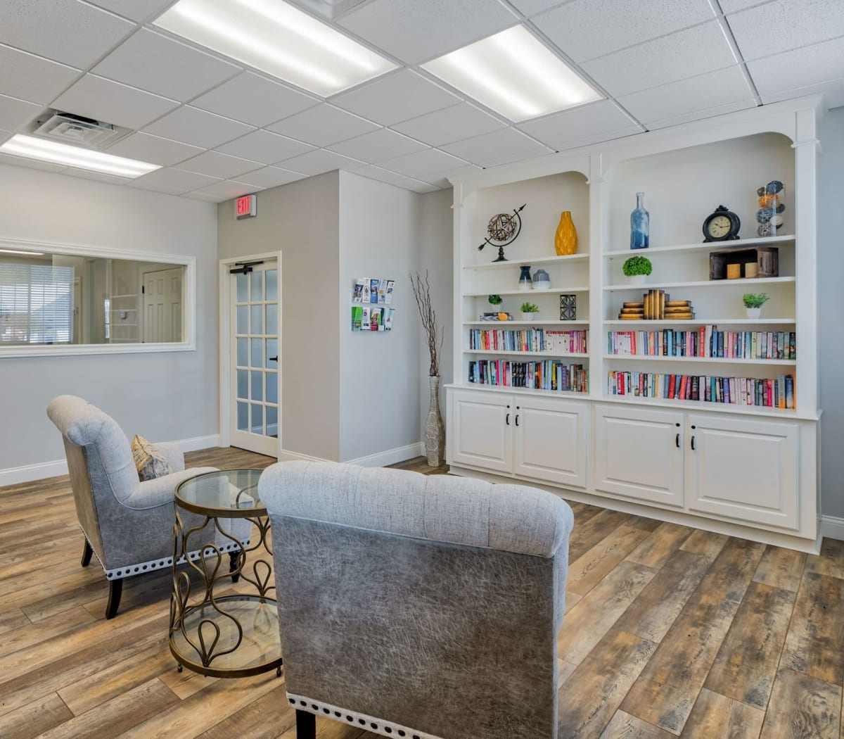 Library and reading room at Leisure Living in Evansville, Indiana
