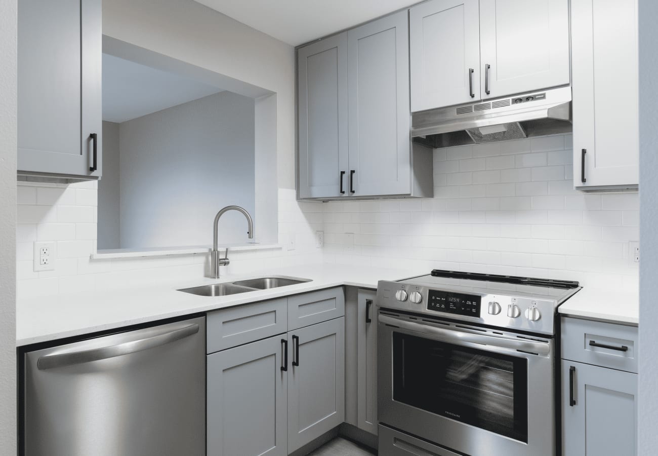 Modern kitchen at Creekside Apartment Homes in Fort Worth, Texas