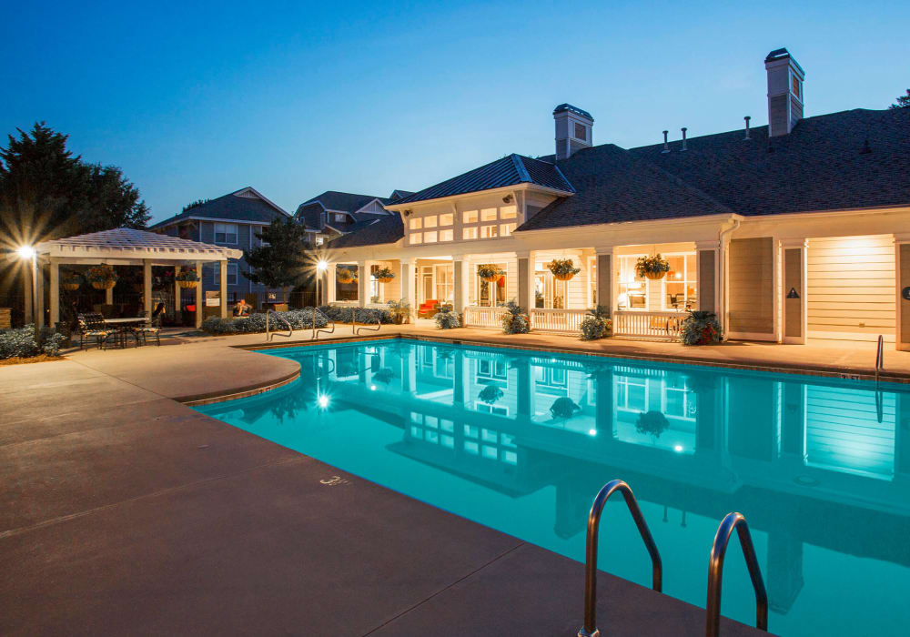 Resort-style swimming pool area at The Seasons at Umstead in Raleigh, North Carolina