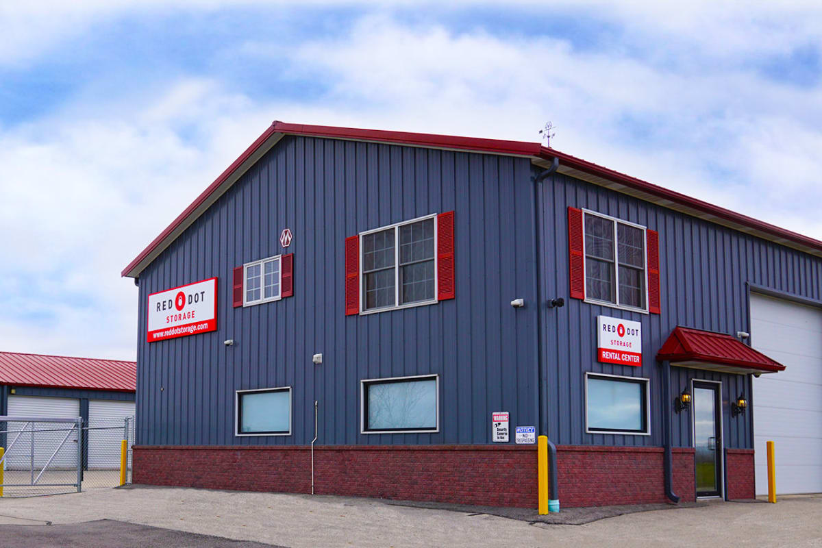 Exterior of a Red Dot Storage in Boulder, Colorado property leasing office