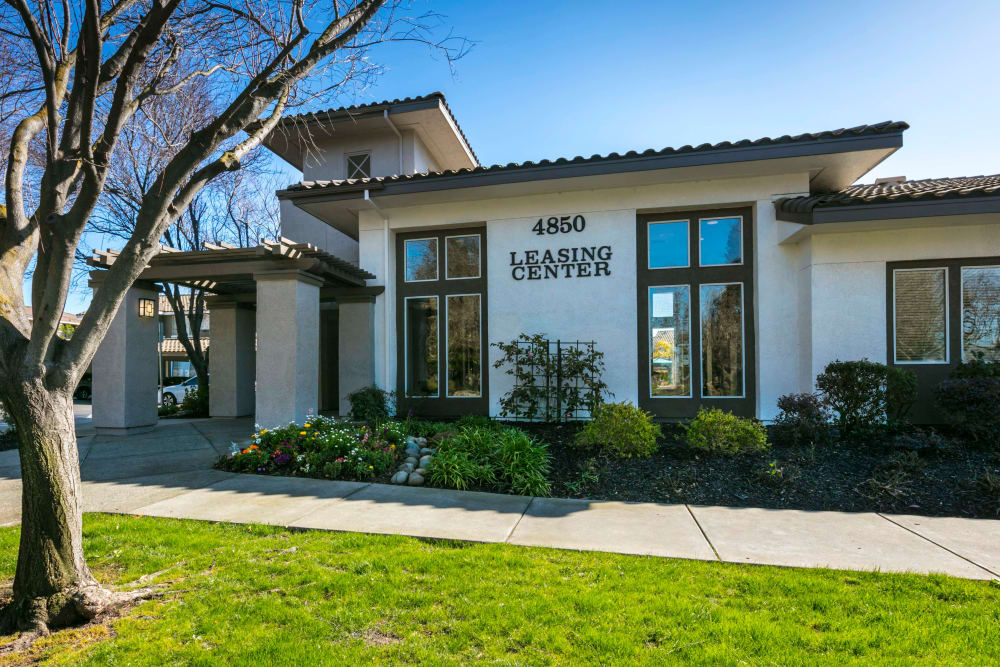 Sacramento Ca Apartments Near Downtown Miramonte And Trovas