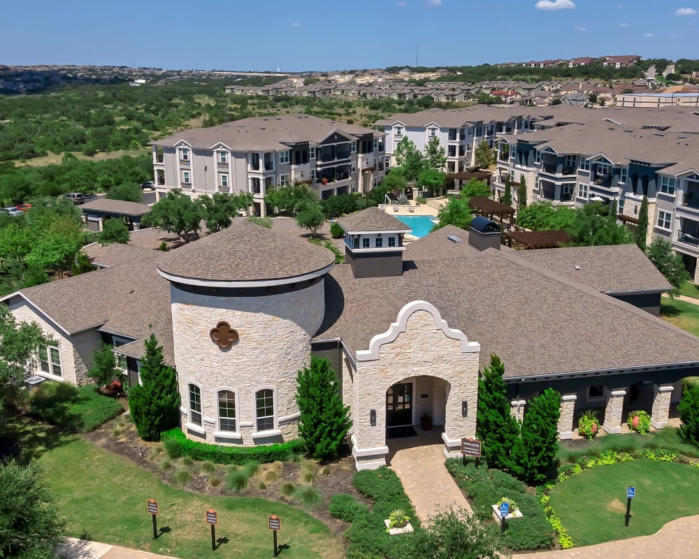 San Antonio, TX Apartments in Bexar County Wiregrass at Stone Oak