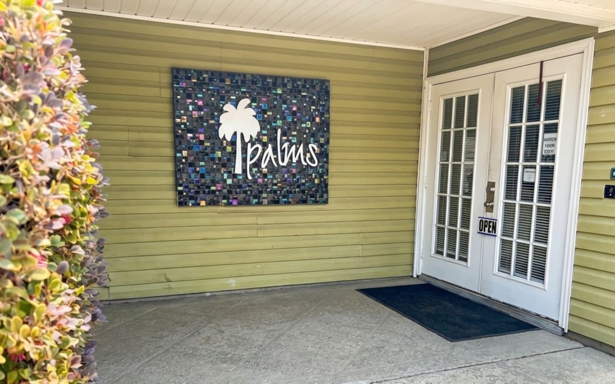 Happy residents at The Palms in Gulfport,Mississippi