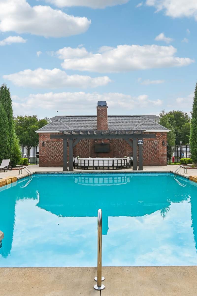 Swimming pool at Clifton Park Apartment Homes in New Albany, Ohio 