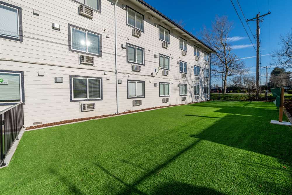 Studio apartment with park view Pinnacle Point Apartments in Fife, Washington
